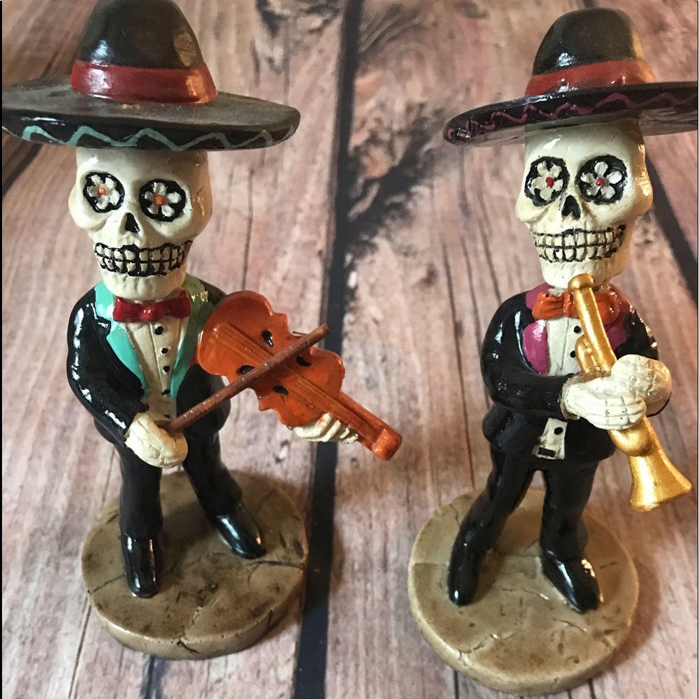 Day of the dead sugar skull mariachi guys